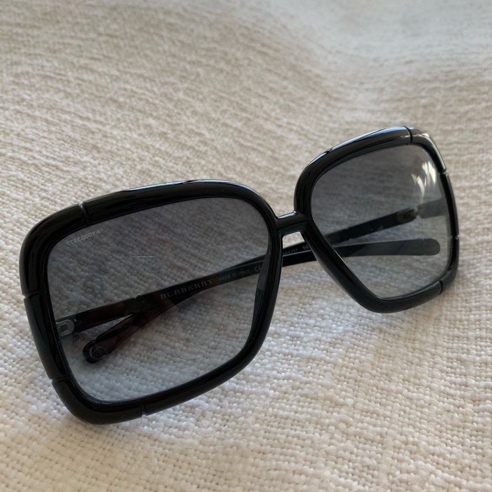 Burberry sunglasses